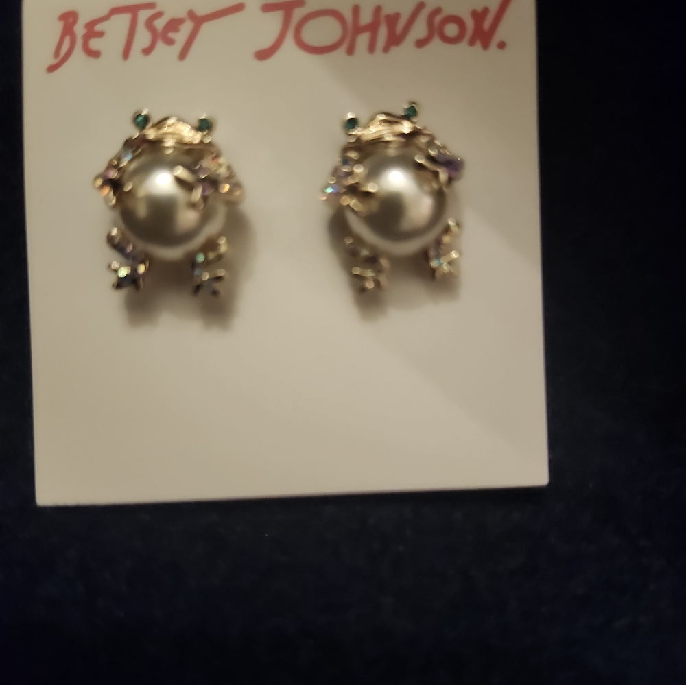 Betsey Johnson Gold Frog Earrings with Pearl and Green Accents (New On Card) - Picture 3 of 3